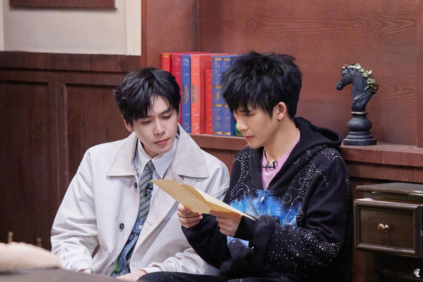 大侦探夕晖档案之终章派对大侦探围读会暗藏悬念，主理人离奇失踪，全员暗藏秘密高能推