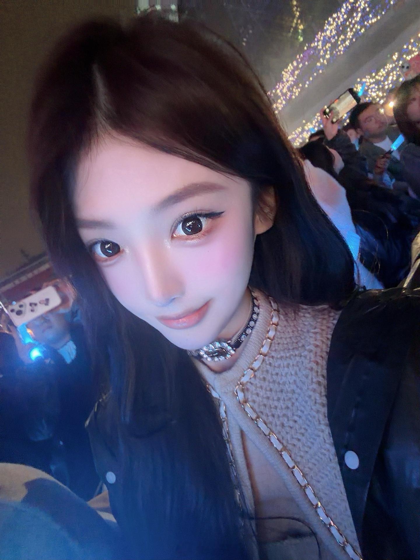 你问我 为什么顽固而专一🎠  ​​​