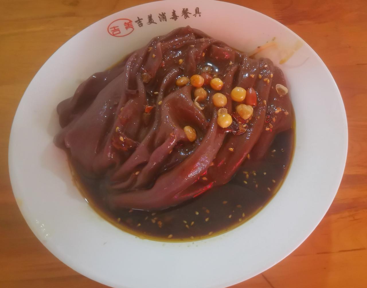 来碗汉中热面皮，真是酣畅淋漓。