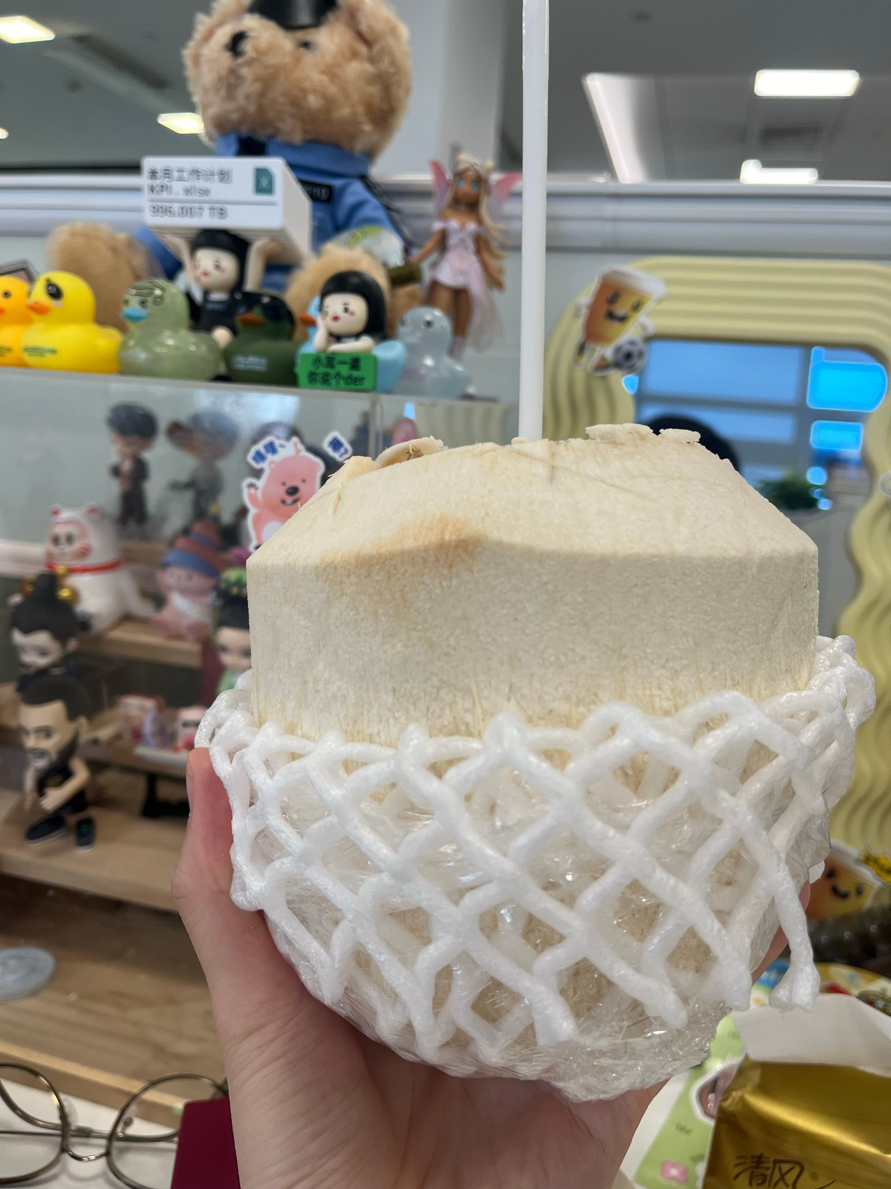 买个椰子奖励自己 连喝两天，好好喝上瘾！詹姆斯助攻八村垒绝杀猛龙全网热点共创计划