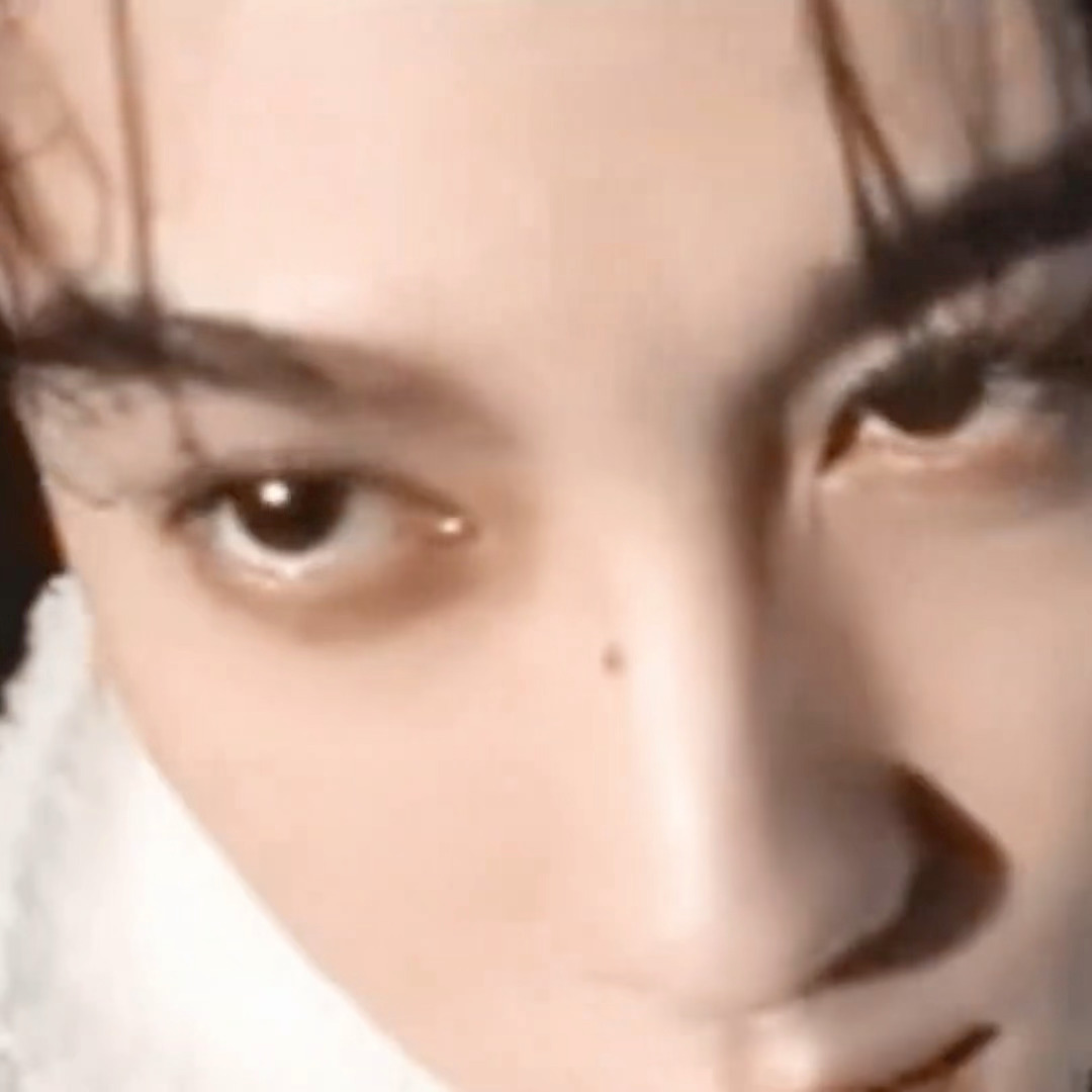 田栩宁 谁看见田栩宁这双漂亮的大眼珠子能够心下平静，很难不被这双眼睛牢牢吸引。优