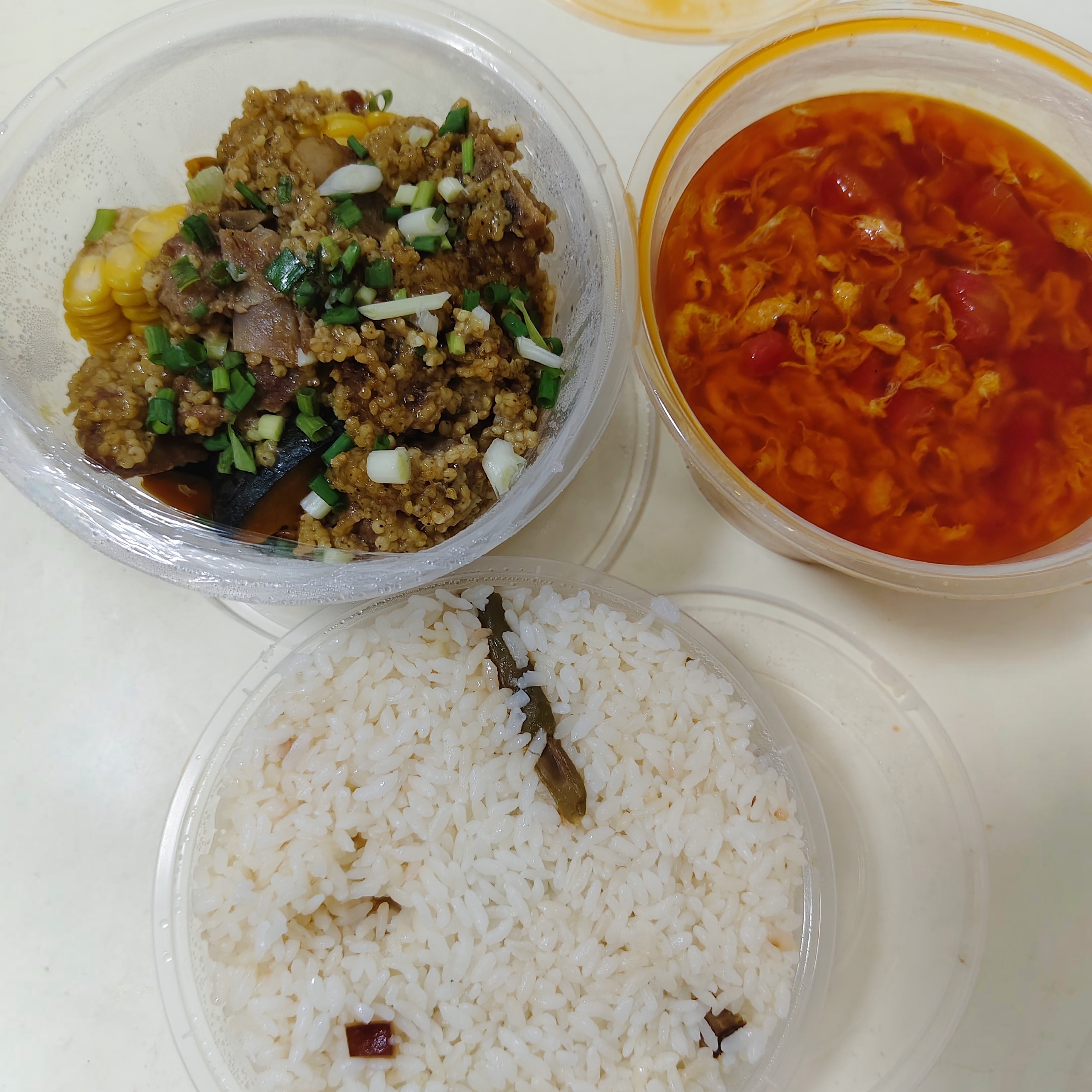 今天吃小米排骨!坐等八点hhh 