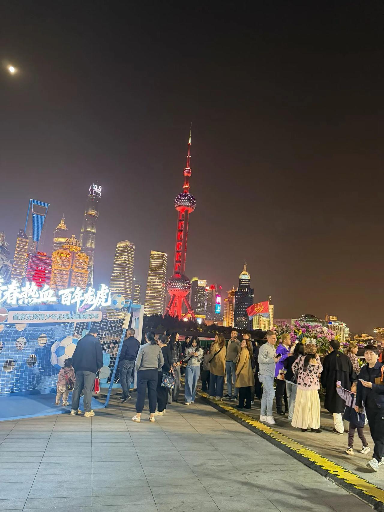至于说攻击，其实根本谈不上，她们还不配上浪费人们的闲暇时间，必须有过分的奇葩表现