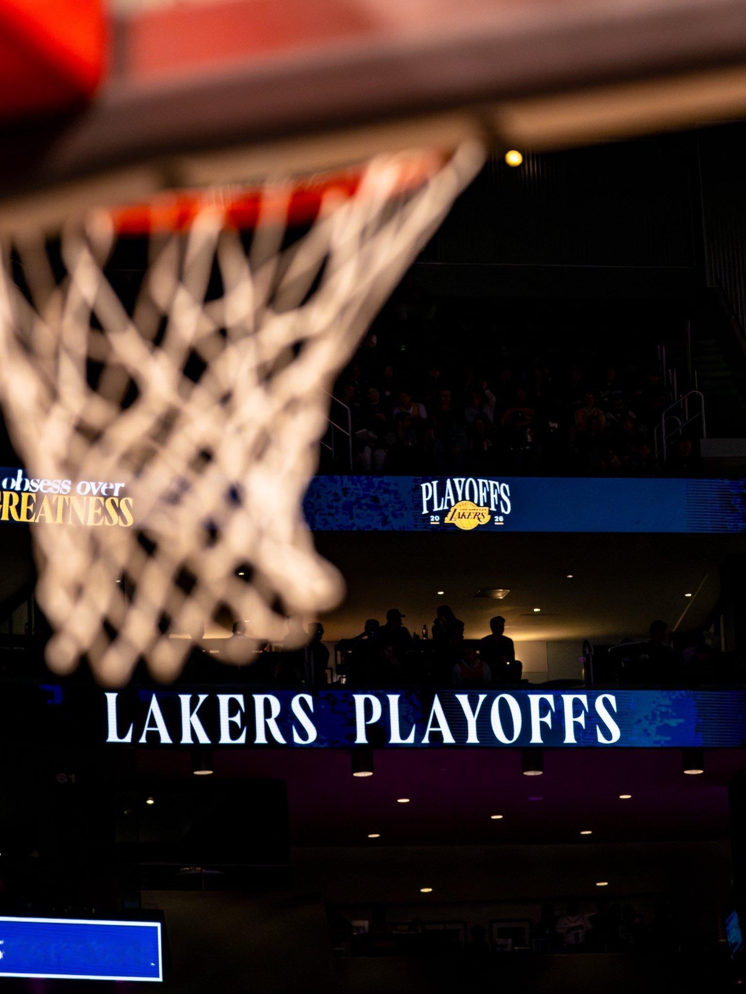 不错湖人2比0火箭湖人战胜火箭nba季后赛