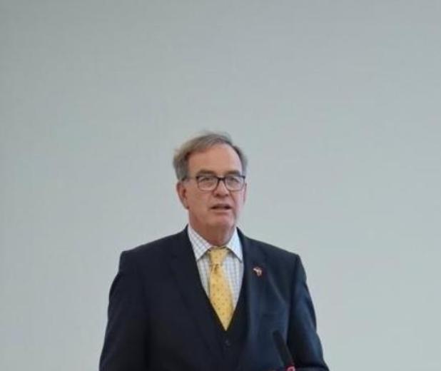 德国：中美打不起来了，因为打了也白打！日前德国教授曾坦率指出：美国不是害怕中国，