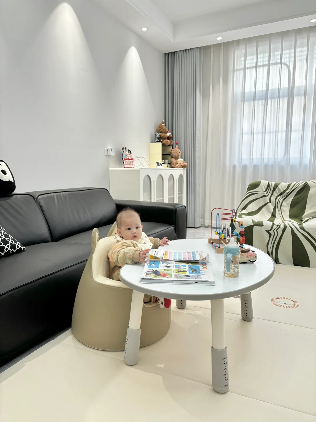 有了花生桌…女鹅已经半小时没理我了…