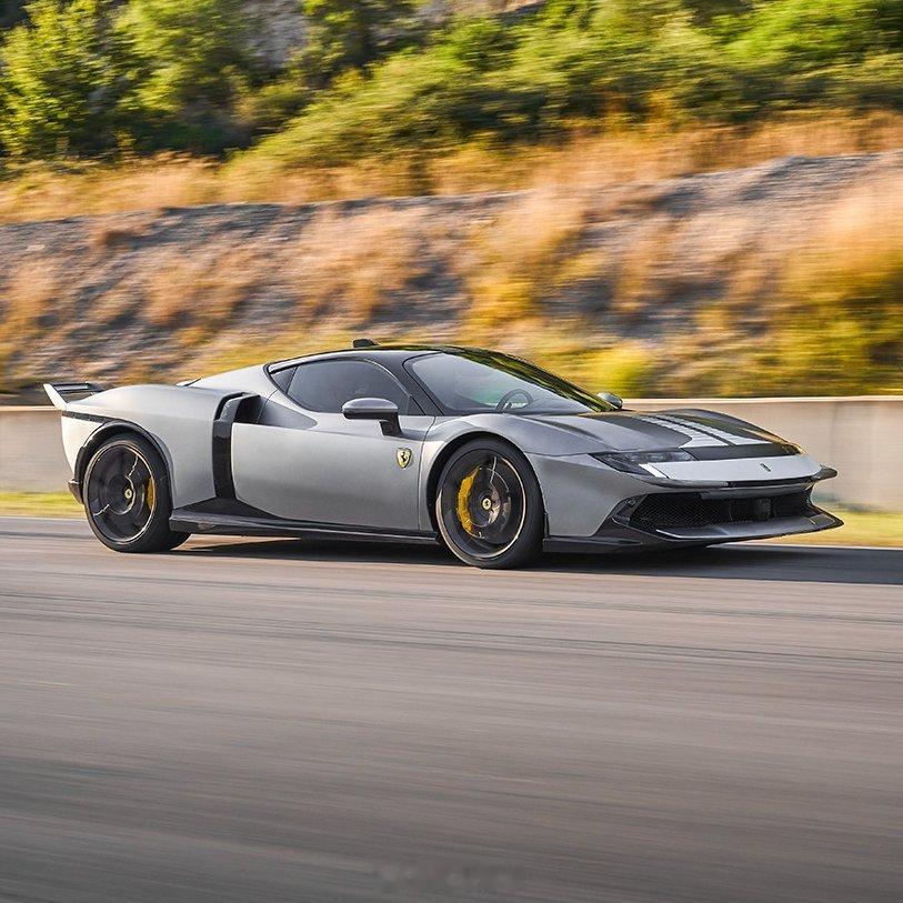 带有Assetto Fiorano套件新款法拉利849 Testarossa法拉