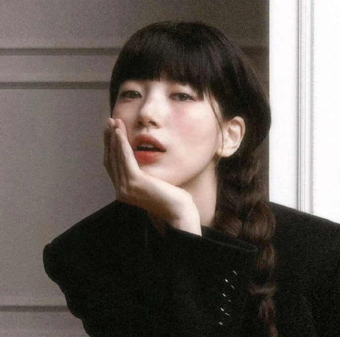 𝑾𝒆𝑪𝒉𝒂𝒕女生头像｜命运的洪流不可阻挡 我的回答是 向前 