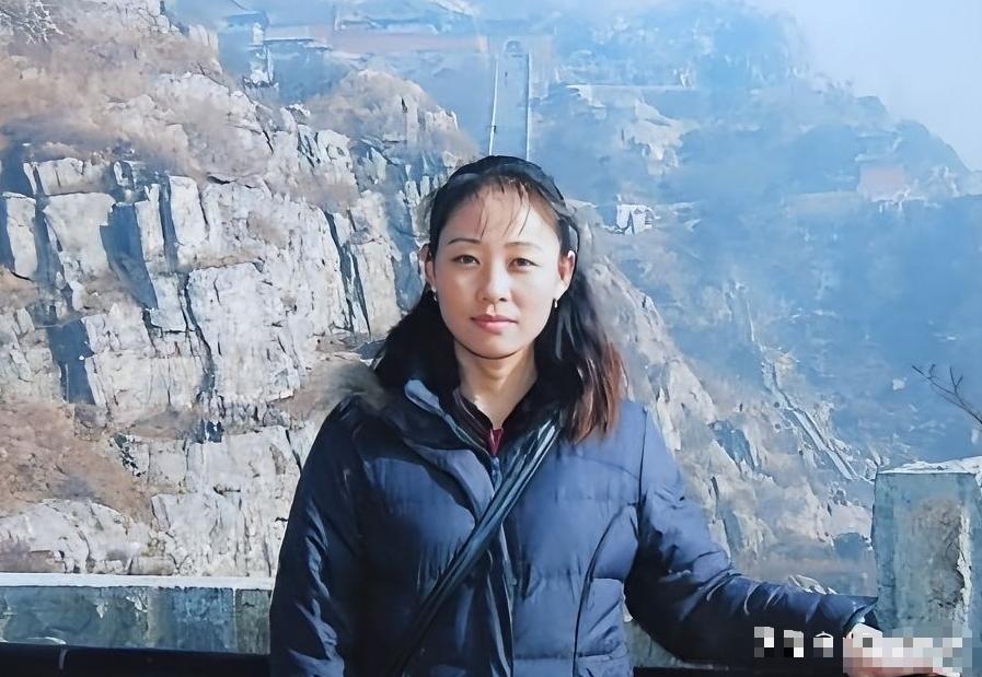 [太阳]1998年，内蒙一女子自家商店被盗，女子通过足迹跟踪到盗贼，没想到女子竟