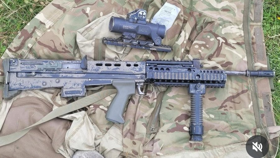 每天认识一件兵器 L85A2上的SUSAT导轨从焊缝处松脱 