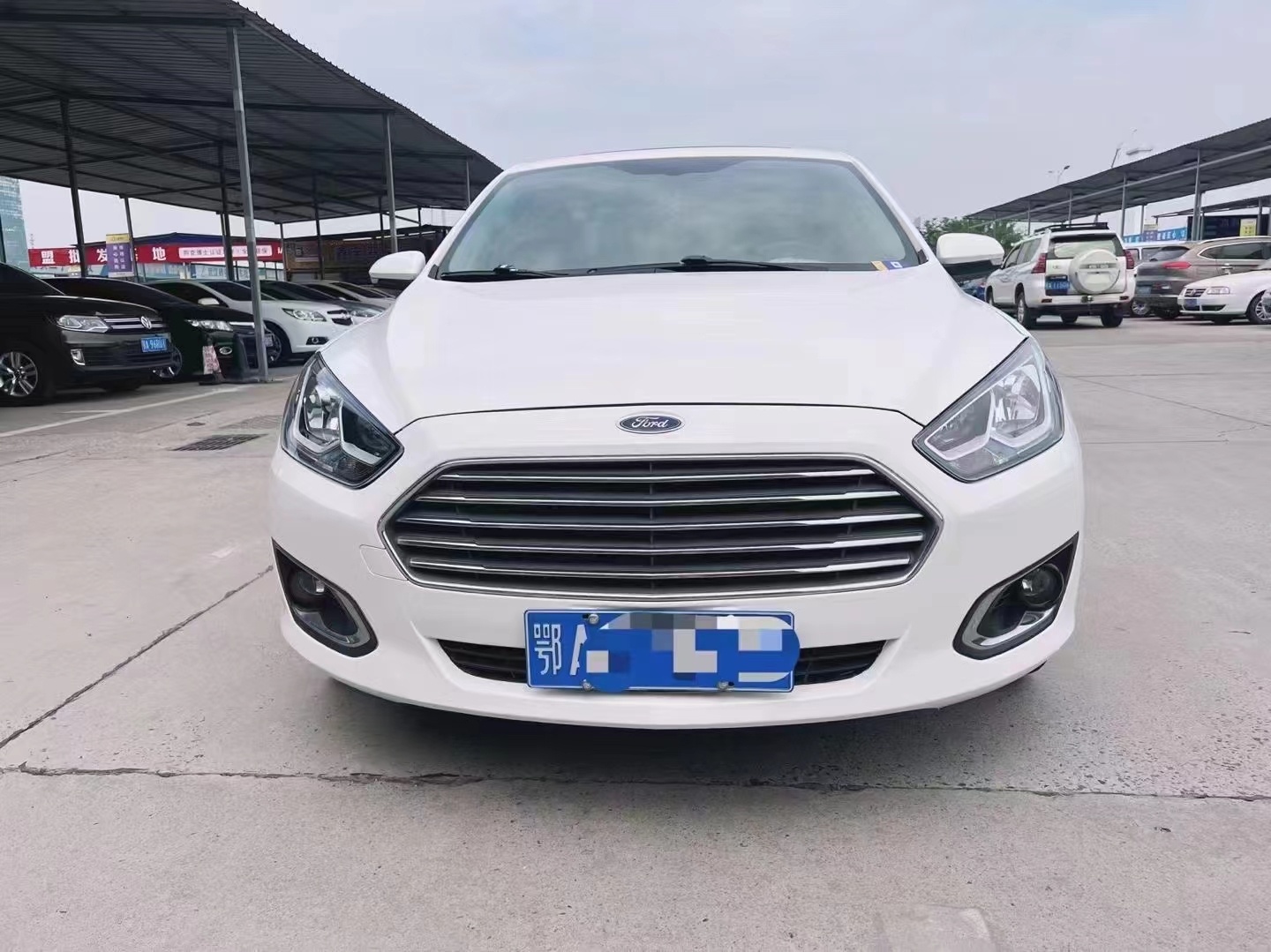 再拿下一台福特 福睿斯，1.5自动天窗，17年3月上牌，实表8万公里，车况精品，