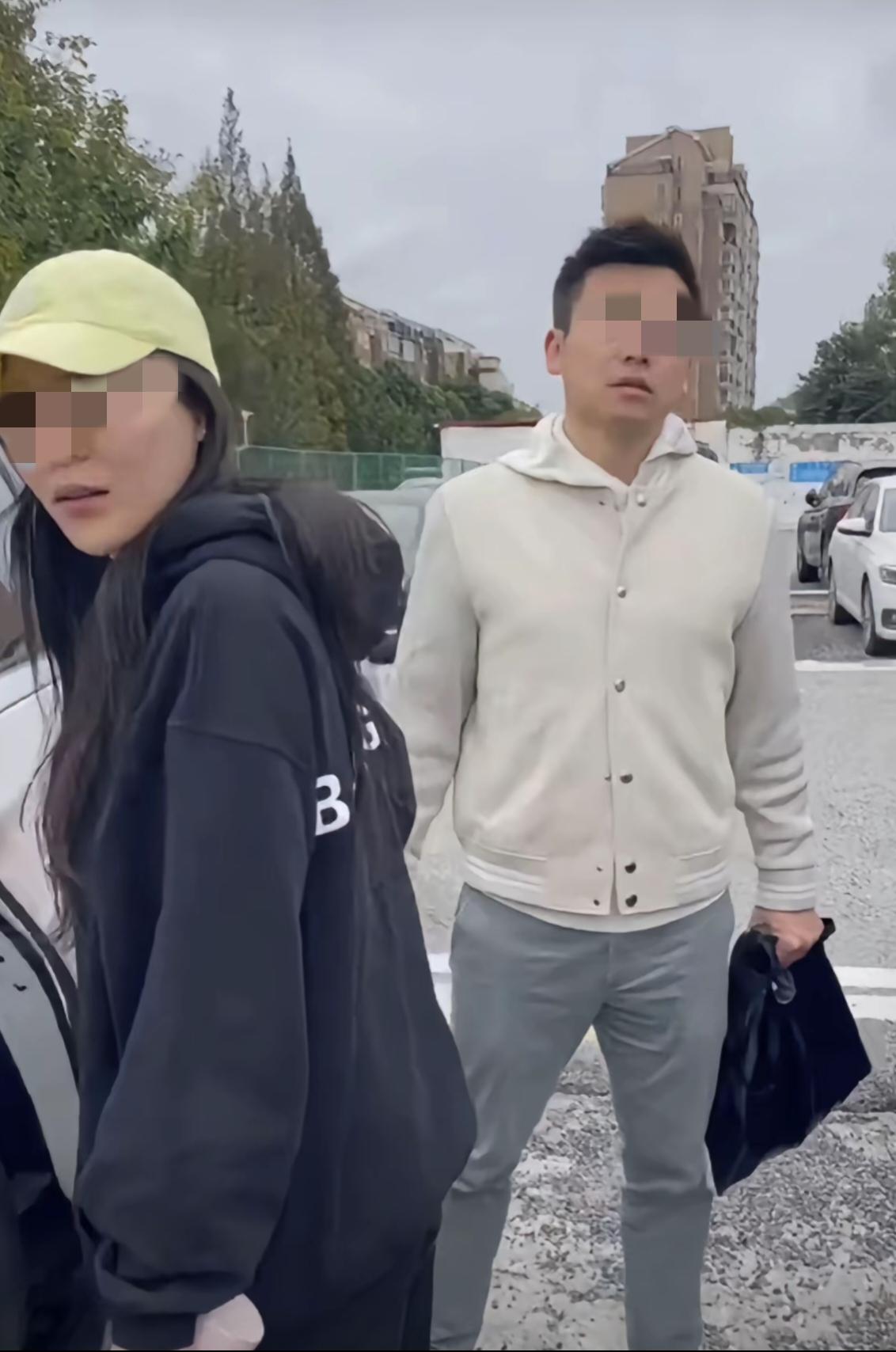 上海律师出轨，带小三产检，
移情别恋，都好理解，
但万万理解不了的是，
为什么对