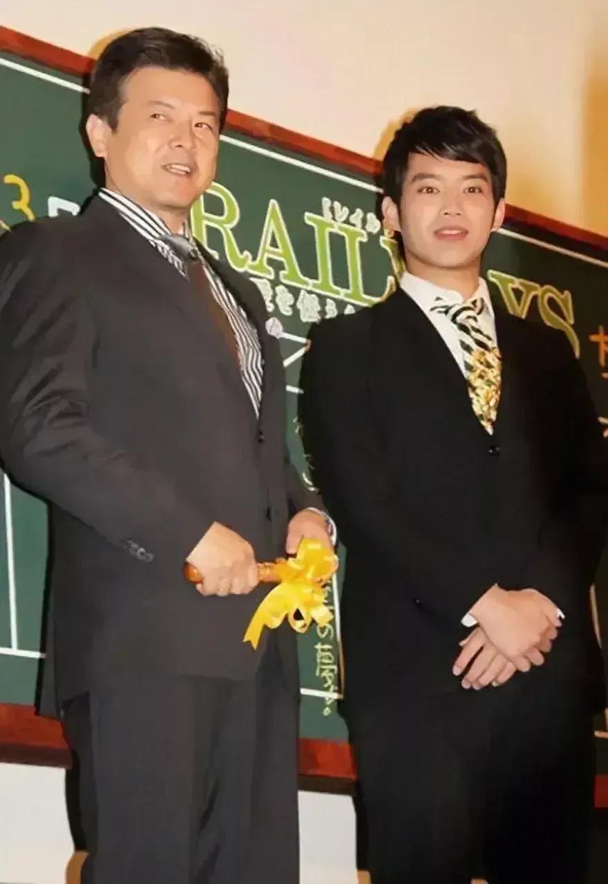 万万没有想到山口百惠的儿子比老公还帅，爸爸是大帅哥，妈妈是大美女，生下的儿子是帅