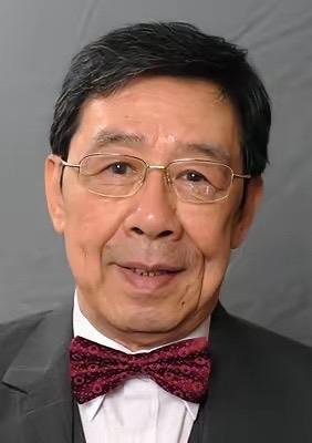 胡枫这场演唱会
我反倒不奇怪英皇的人没来
半个港圈都来了，看着热热闹闹的，可英皇