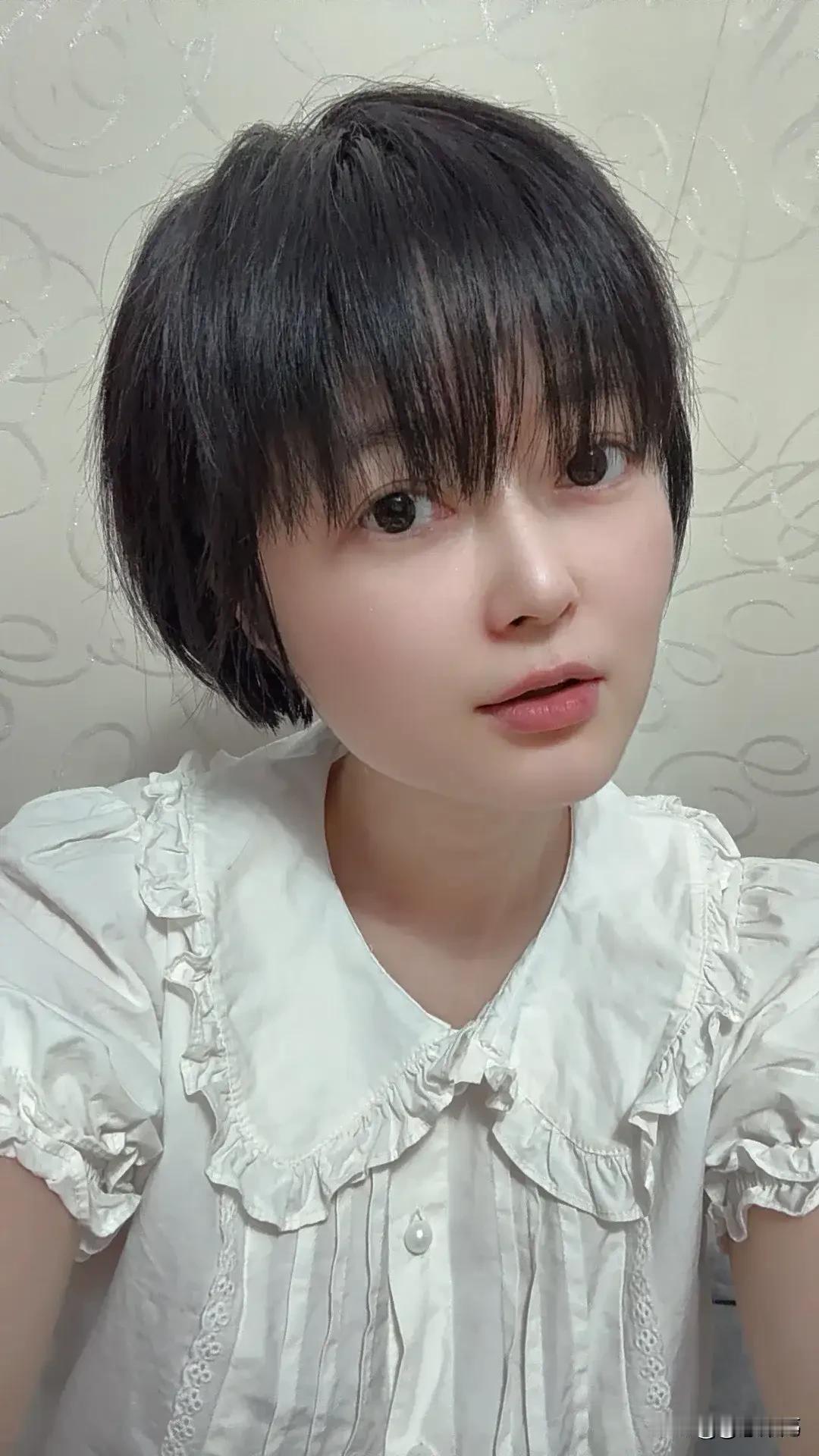 人最好的活法就是；
熟人少来往，烂人少沾边
亲戚少见面。

我40多岁了，我才明