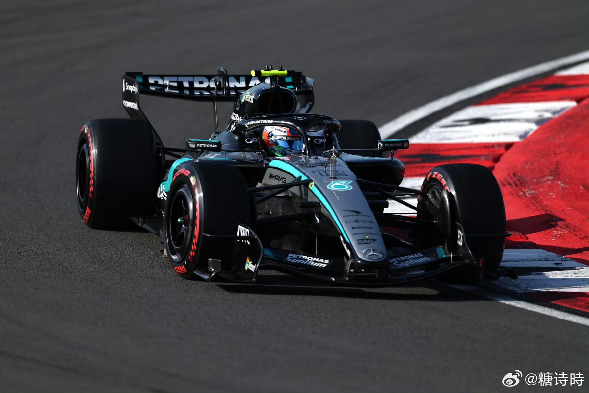 安东内利夺F1中国站冠军 2026F1中国大奖赛落幕，19岁新星安东内利杆位发车