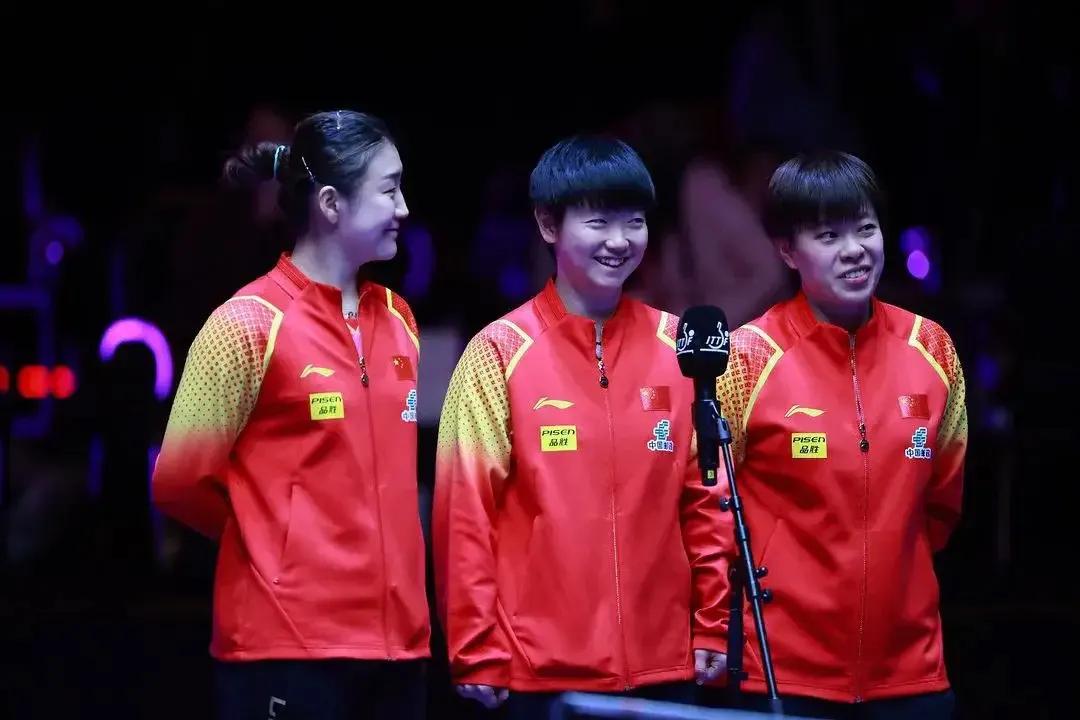 莎莎的四声听起来那么可爱，莎莎和邱指导的霸气搂肩，和大迪的搂脖都那么随性而为！
