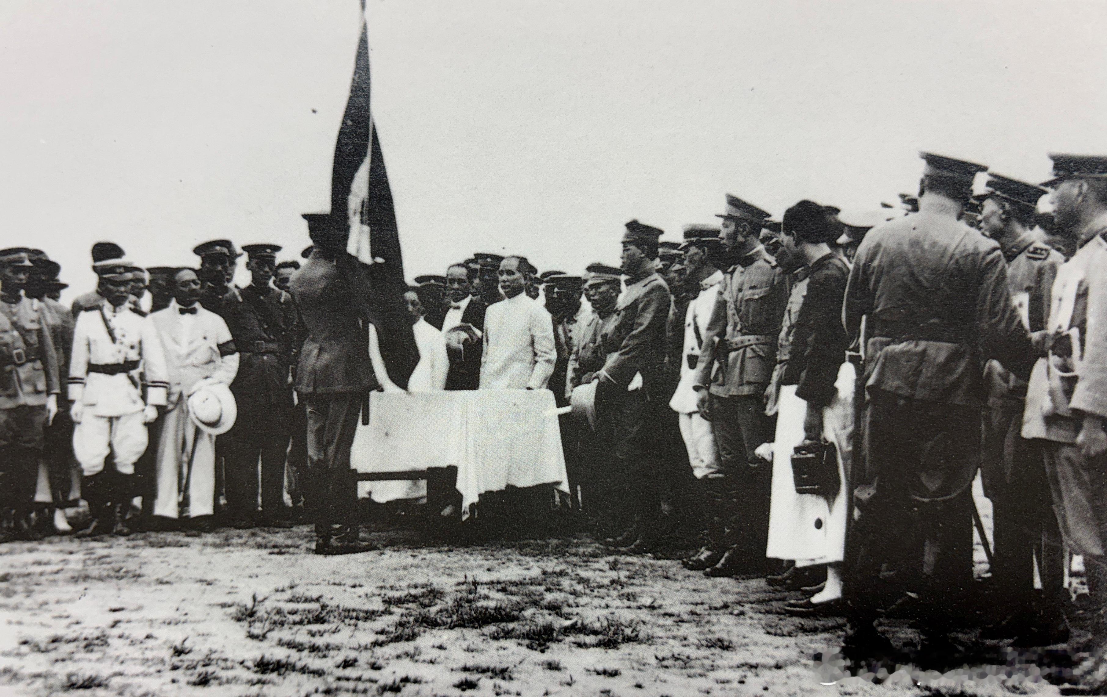 1924年6月29日孙中山在广州北教场检阅广东警卫军、广州武装警察、广州商团联合