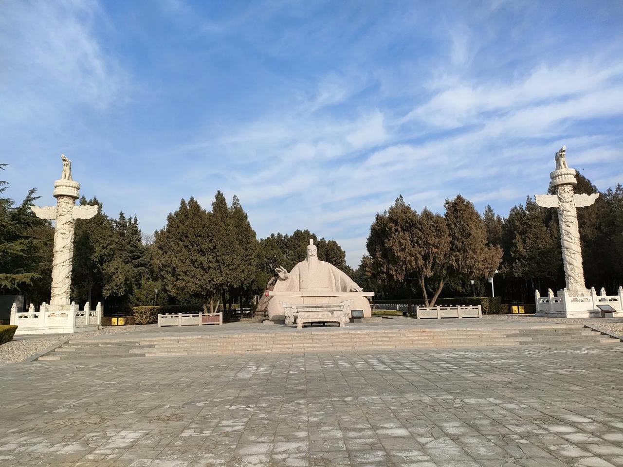 去运城拜谒舜帝陵，因为冬天游客不多，非常适合深度游，在庄严肃穆的环境中与先贤交流