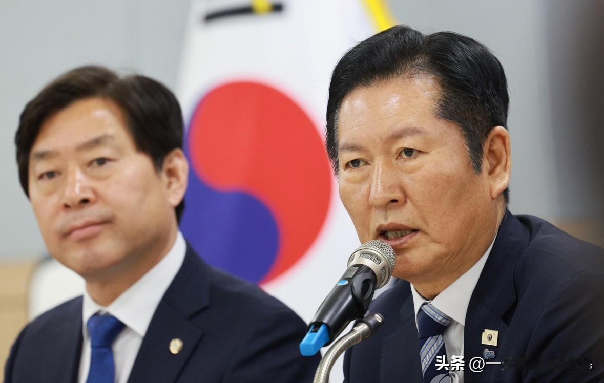 2月27日，韩国共同民主党党首郑清来在大邱召开的最高委员会议上，再次对大法院院长