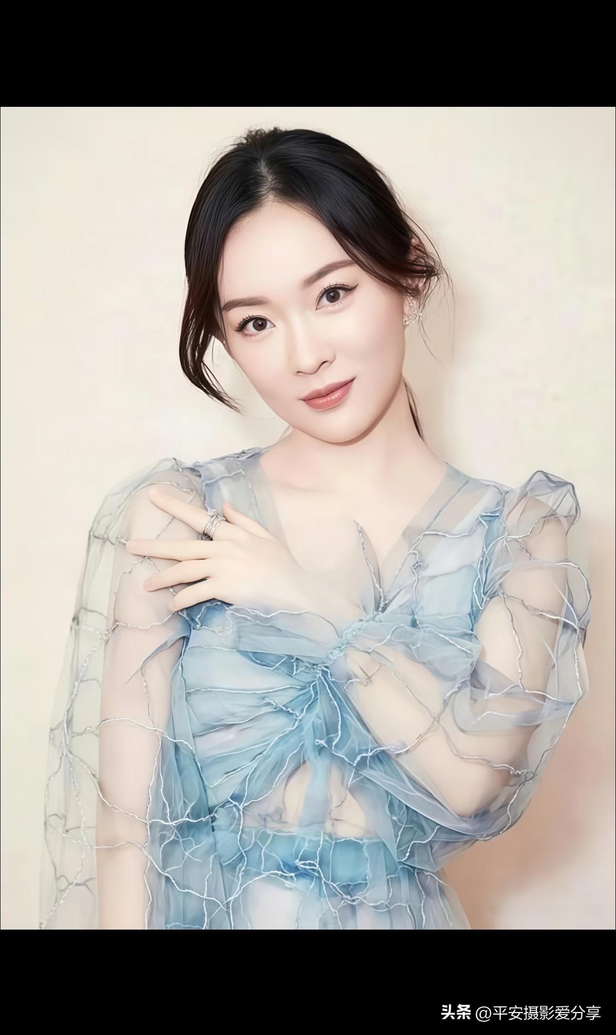 你是喜欢御姐风还是温柔风? 霍思燕真是把御姐风与温柔风都拿捏得死死的！
她199