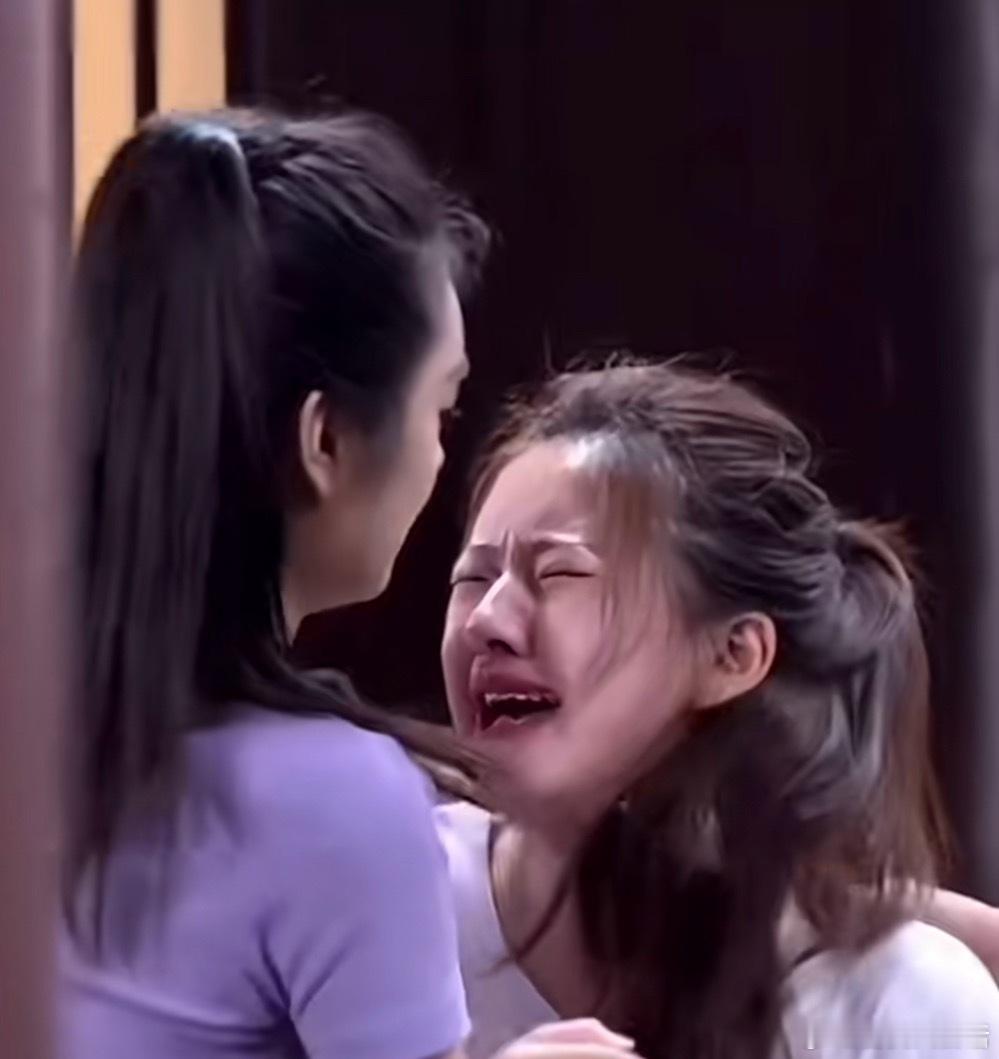 赵露思讲被殴打过程她直言当年是因为没接到戏，被关在厕所骂了整整3个小时。那人喝了