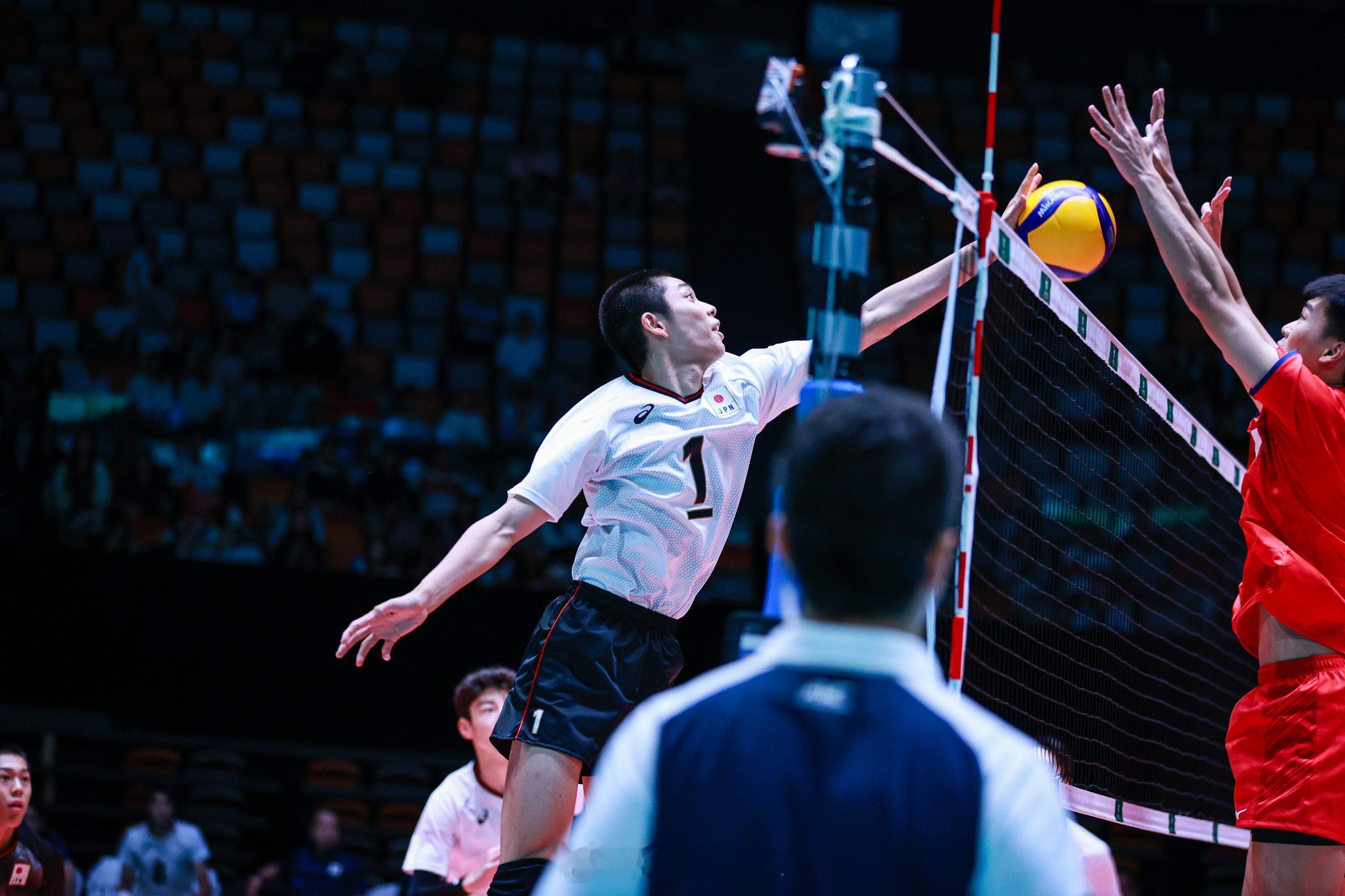 【2026U18男排亚锦赛 半决赛：日本3-0中华台北】北京时间17日晚上，海口