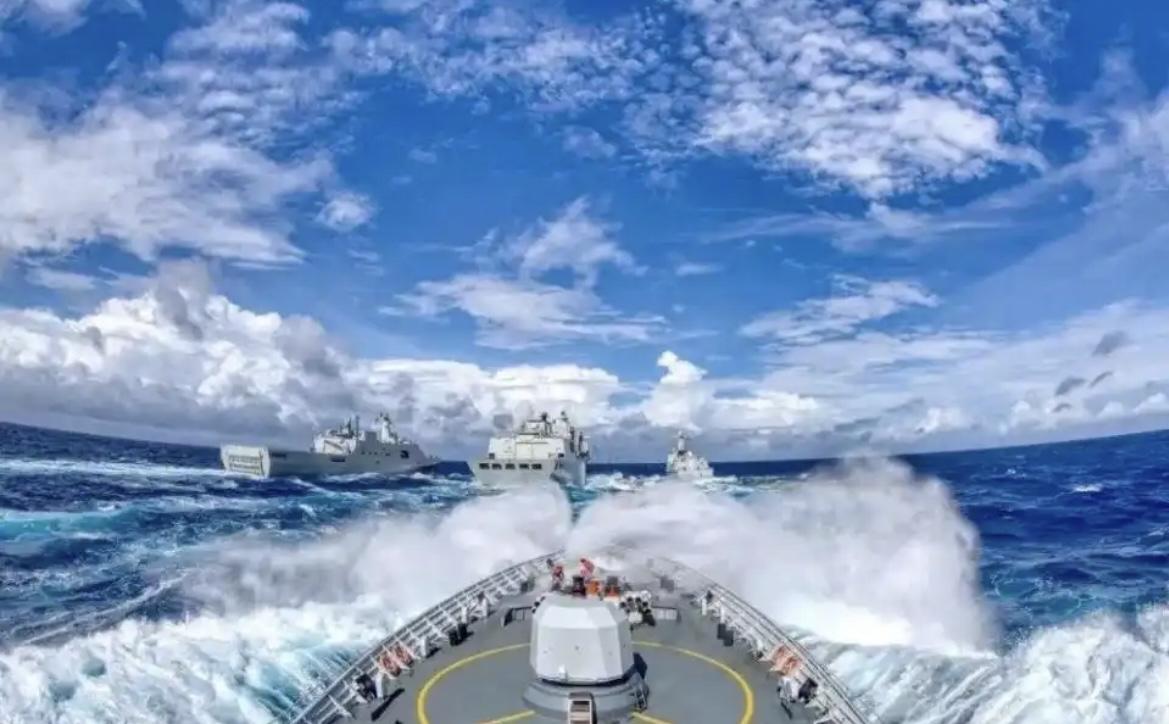 再走一波，这个节奏可太舒爽了！
9月13日，咱们的799号电子侦察船通过横当水道