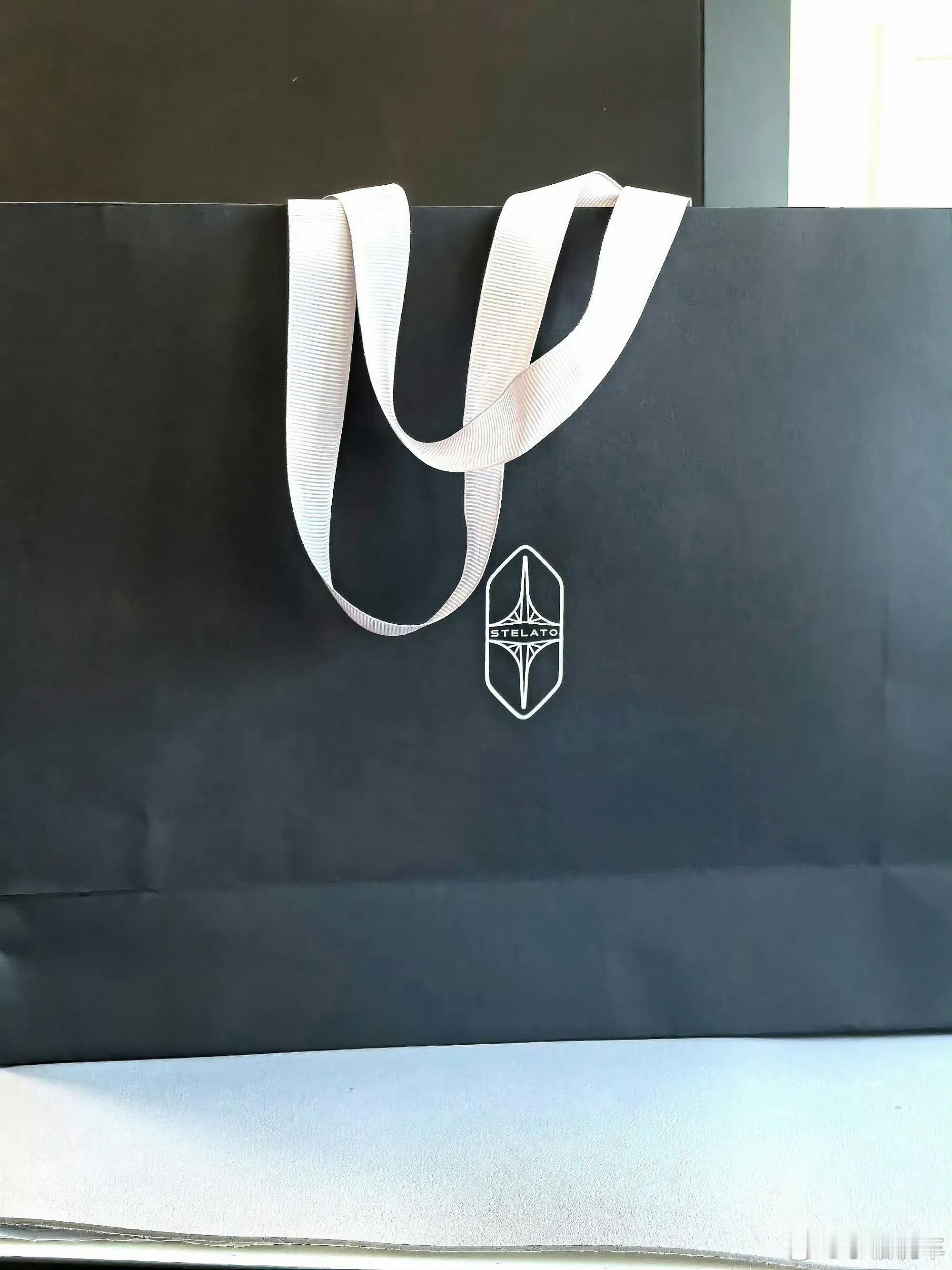 享界s9t 的礼盒唱片扩香仪给大家抽了，评论即可～ 