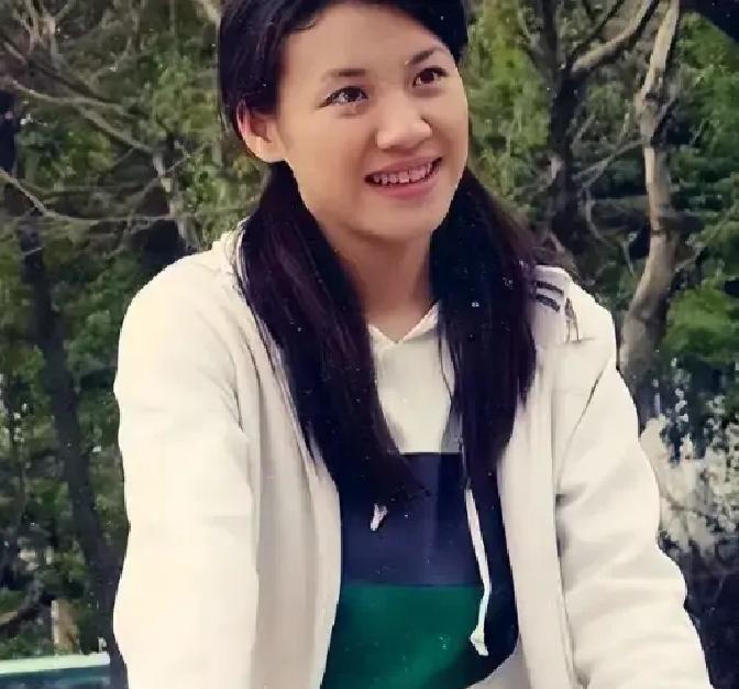 从“大娘子”到“德华”，演技被夸，但她的感情路，很多人不知道。她曾为了一个男人，