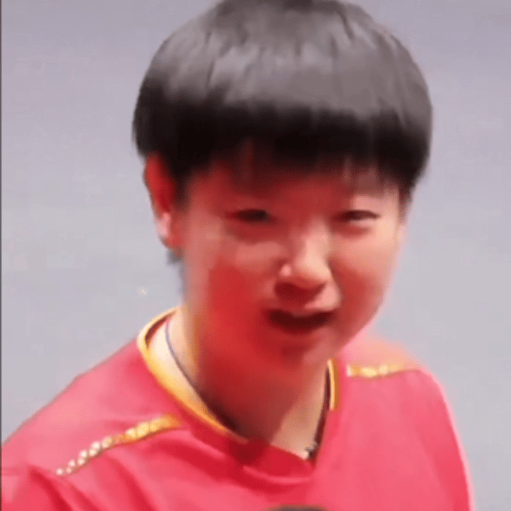 我没见过她这么委屈的表情 