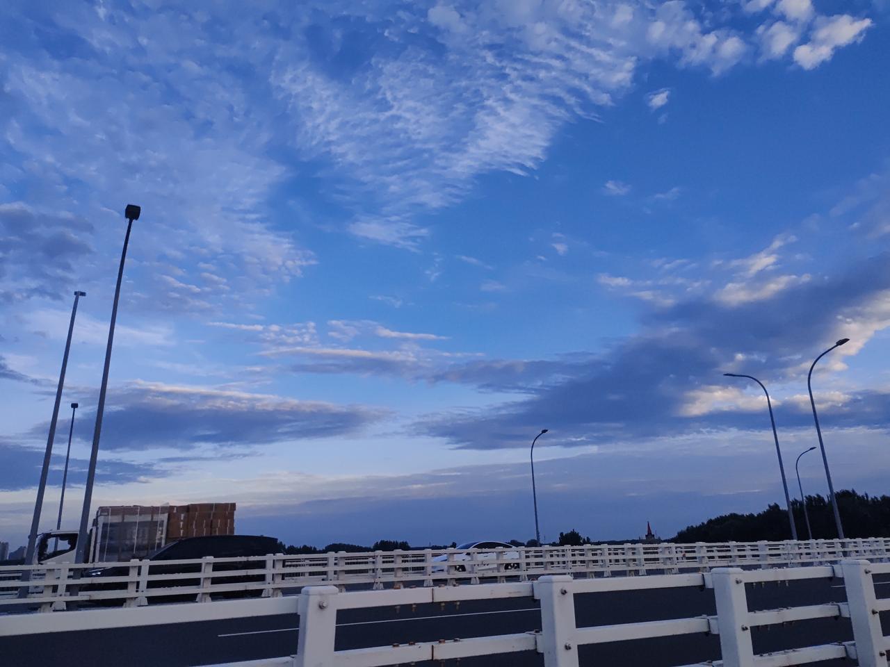 随手拍风景，让我能留住那些稍纵即逝的美好，每次翻看都能重温当时的喜悦。