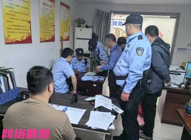 江苏盐城的一处这日天刚亮，这里就开始出现市监部门，对此处的猪肉摊主突击检查，只为
