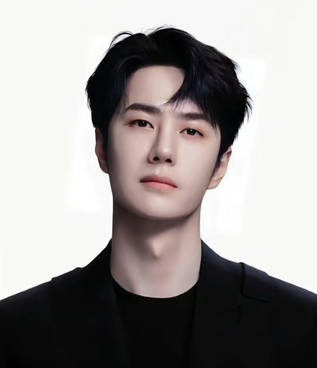 你被造谣诽谤过吗？
看看顶流怎么处理。
有人伪造聊天记录，全网散播王一博的黑料。