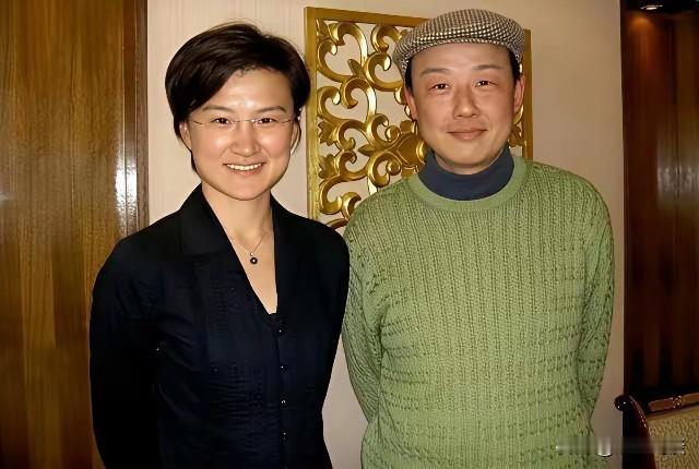 快看这张照片！估计百分之九十的人都想不到，这两位居然是夫妻，不知道屏幕前的你有没