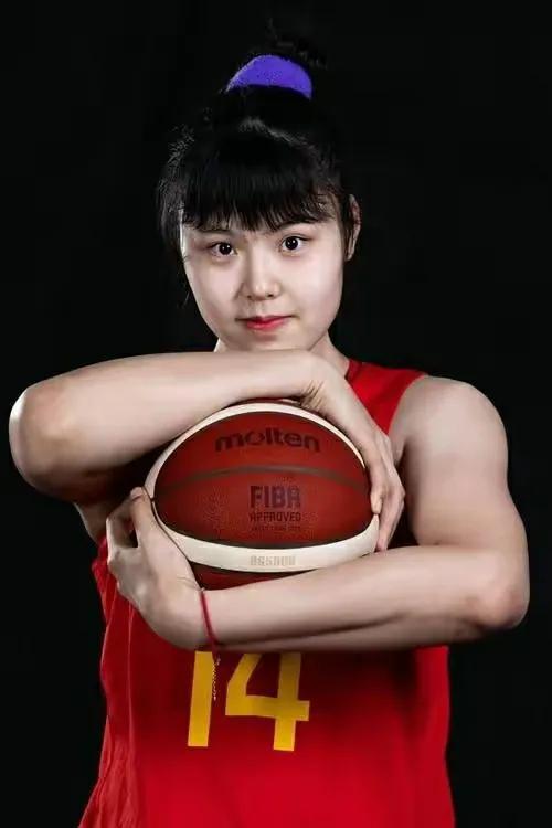 不能用双塔战术，除非韩旭和李月汝回来，否则防守会崩盘。