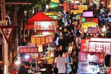 你有没有过这种遭遇？去餐馆吃饭，结账时被茶位费、餐具费、包间门槛费绕晕；逛夜市想