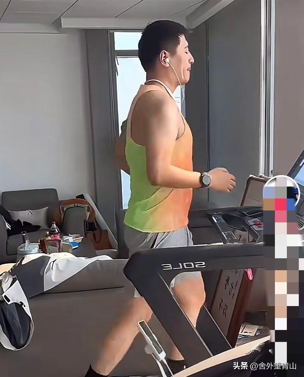 张雪峰为啥倒地后30多分钟才被发现，错过最佳抢救时机？有个被忽视的关键因素大家细