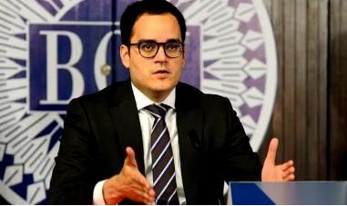 委内瑞拉现在开始自己的自救运动了，把国家的命脉交给了奥尔特加。
 
这个人可不一