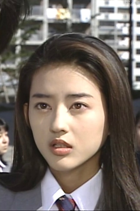1996年，《一吻定情》中的小泽真珠。 