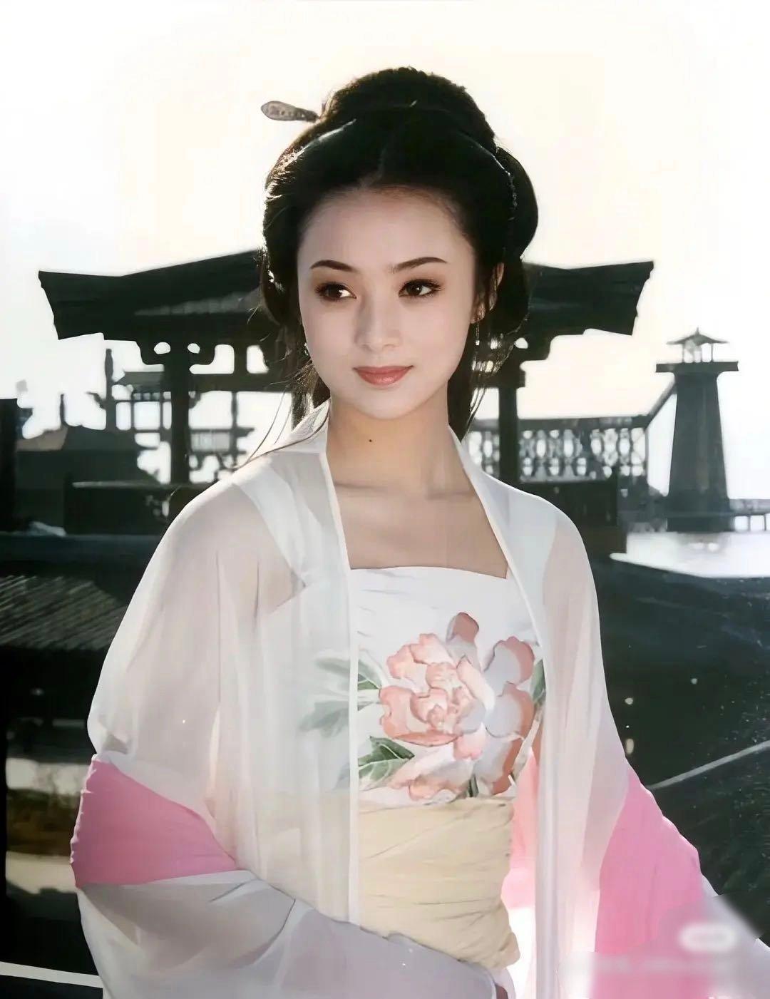 蒋勤勤画中人 蒋勤勤这组庐山大片真的美到我啦！[打call][打call]藕粉色