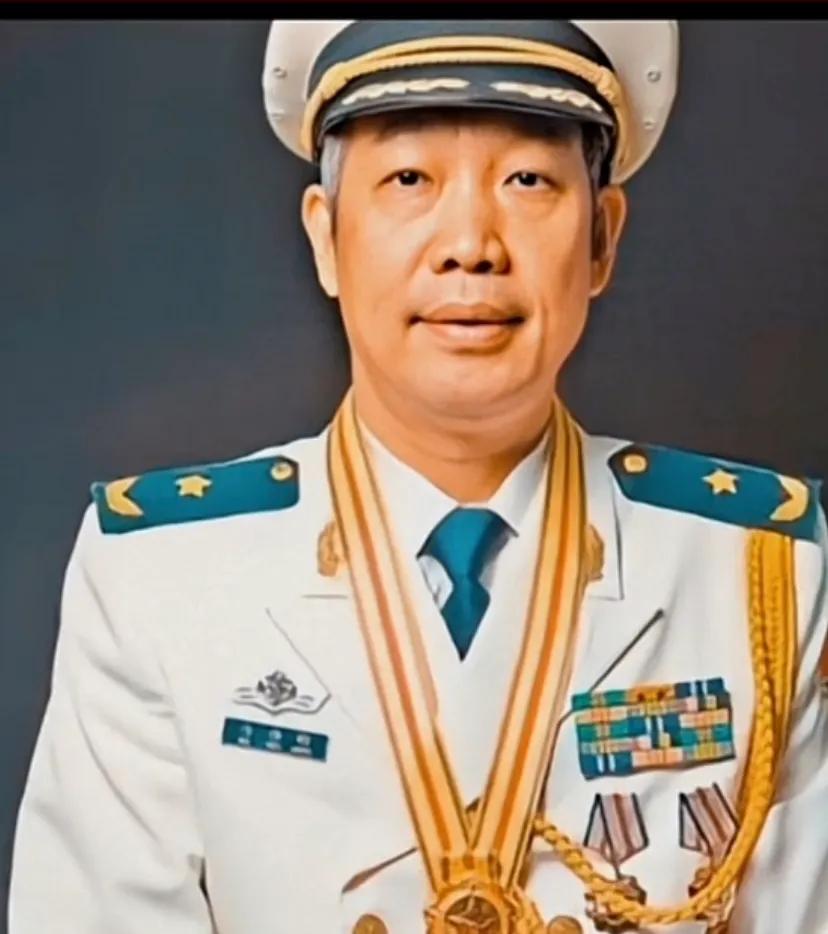 “当代钱学森”，他41岁成为中国工程院最年轻院士，一等功臣，是我国电磁弹射之父，
