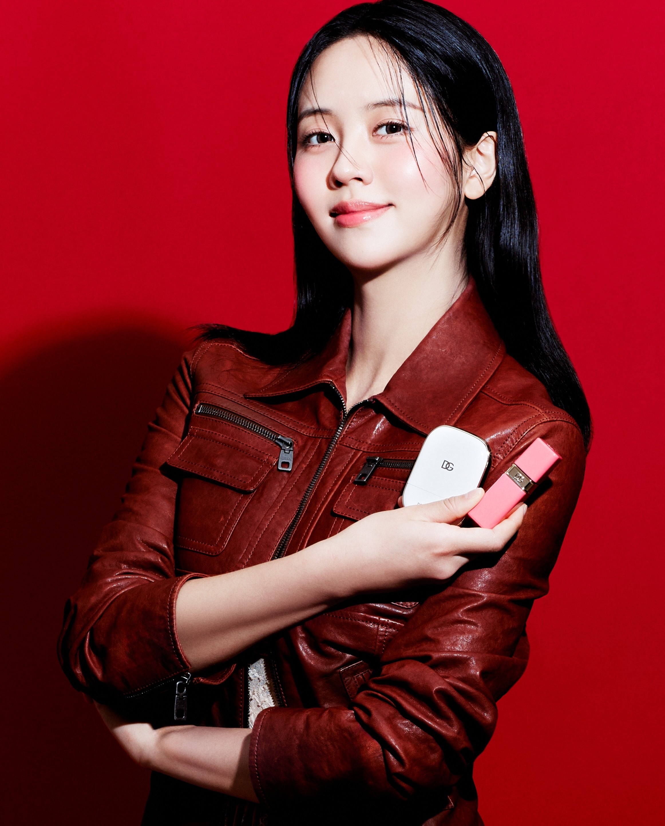 金所泫 🌟闪闪发光金所泫 260605SNS更新：♥️ @ 𝗗𝗼𝗹𝗰?