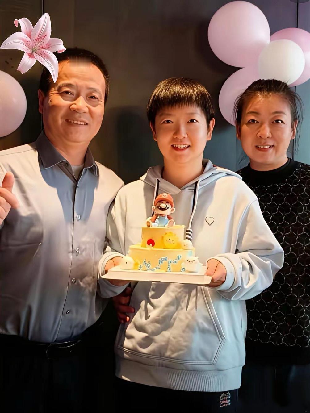孙颖莎爆火全网，最牛的居然是她“隐形”的父亲
 
真的太佩服了！培养出世界第一的