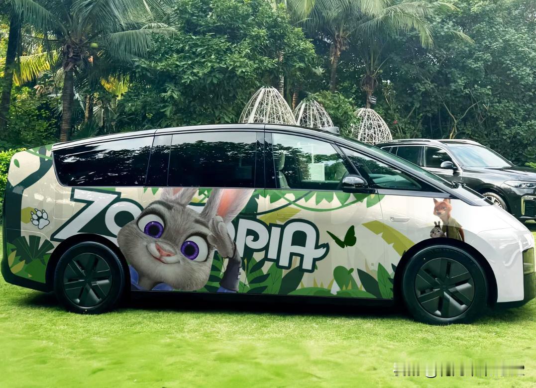 这车贴开出门回头率爆棚！
疯狂动物城最近爆火🔥
回头率爆棚。
朋友围着看了赞不