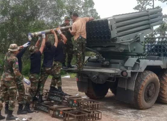 持续多日的泰柬冲突总算看到了和平的曙光。近日，泰柬两国拟定在24日召开泰柬边界委