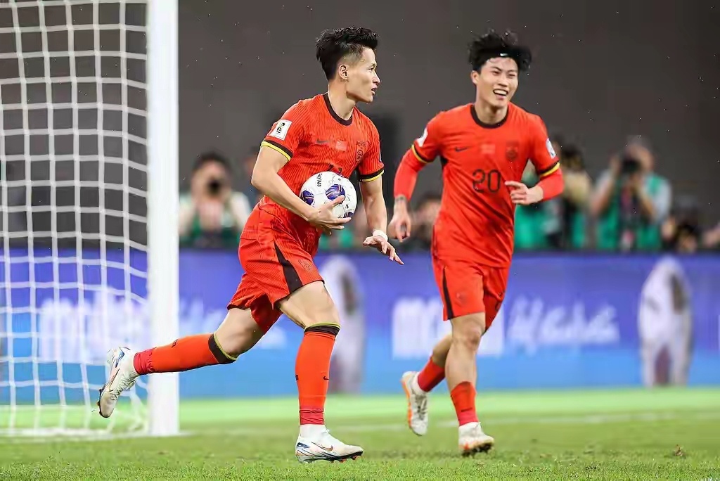 国足vs日本 0:7到1:3！林良铭破门 国足遭日本双杀 2连胜终结 积分被印尼