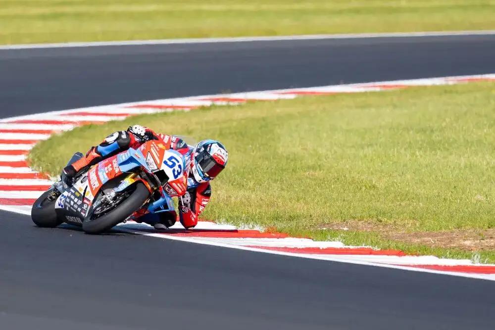 🏁 WSBK捷克站：张雪机车赛季第5冠，再演单站双冠
 
5月17日，2026