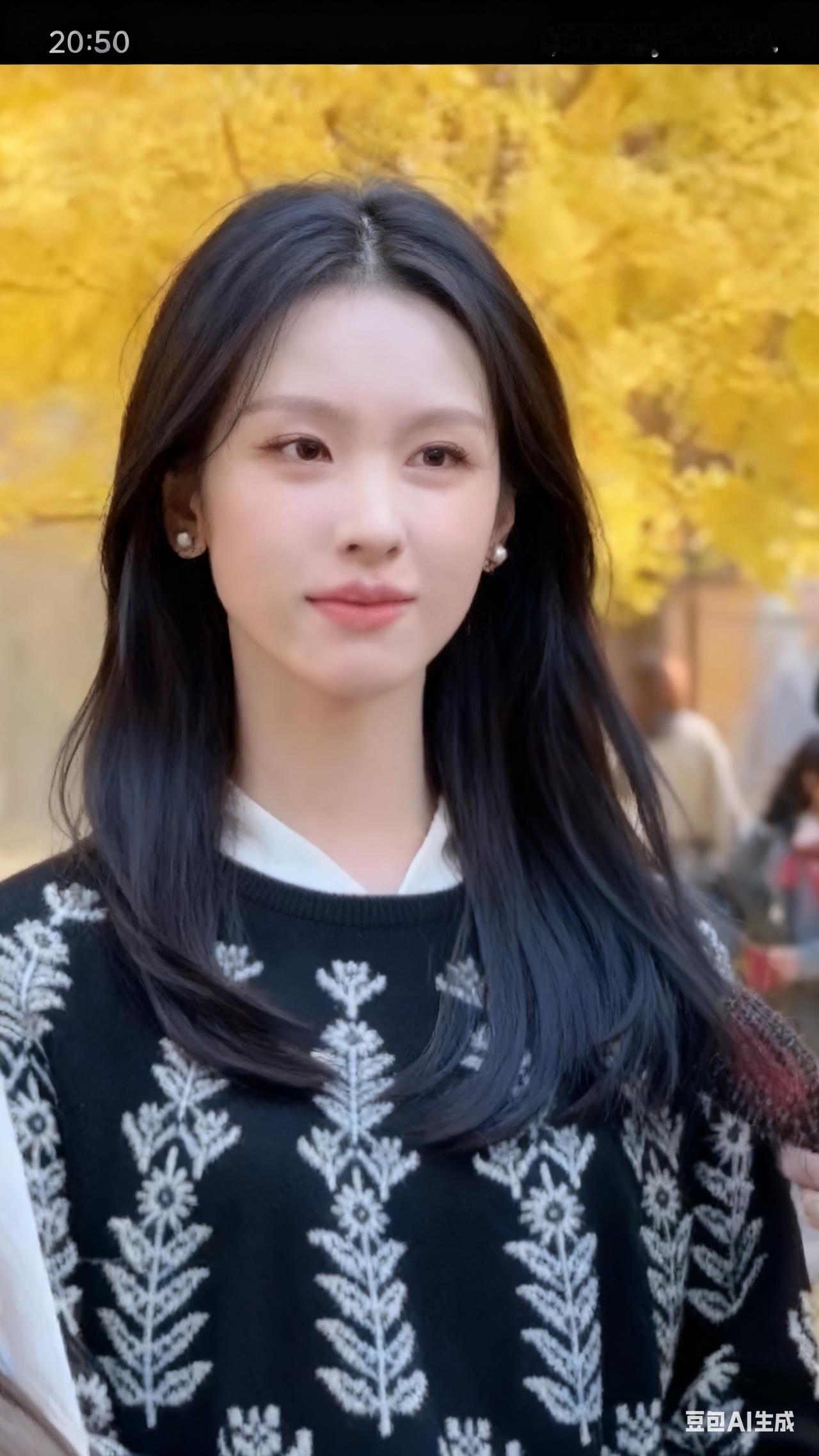 陈都灵的生活照就是邻家女孩，可不像《雁回时》里的那个冷美人!但我喜欢看她的冷艳!