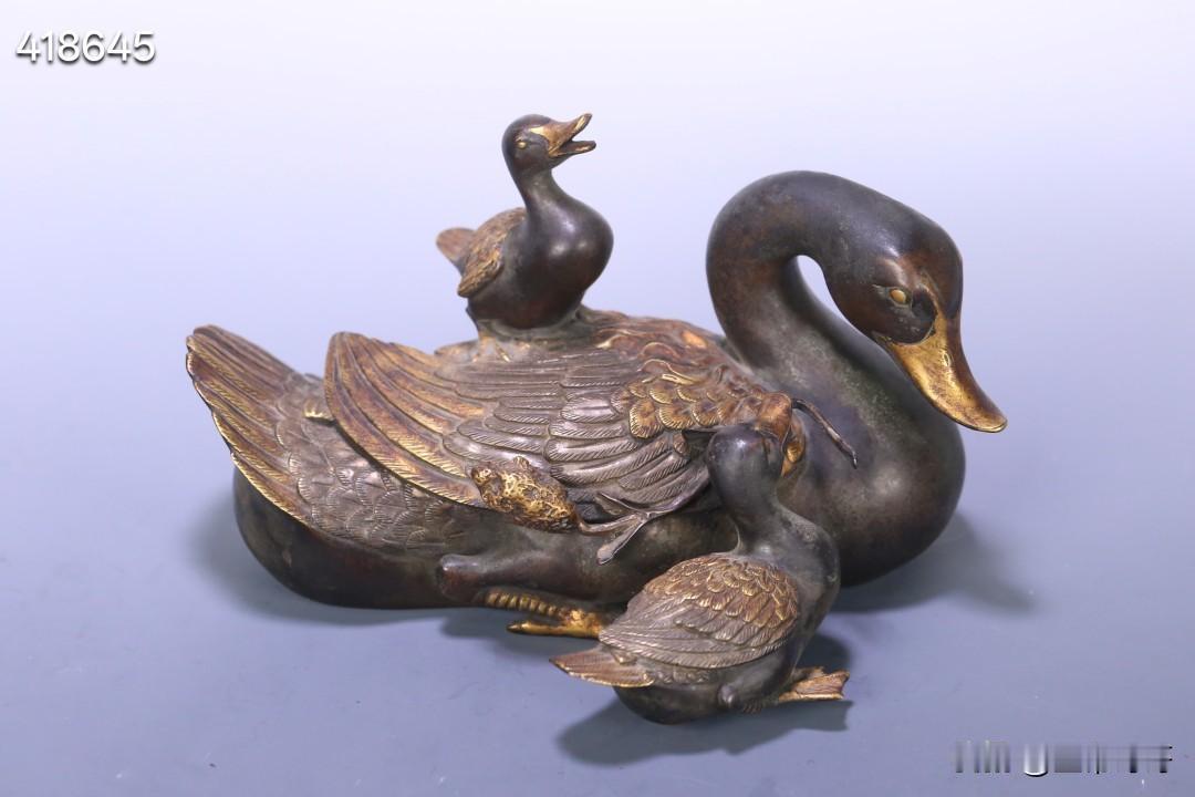 清代 铜鎏金子母鸭摆件、尺寸19.2*15*12cm